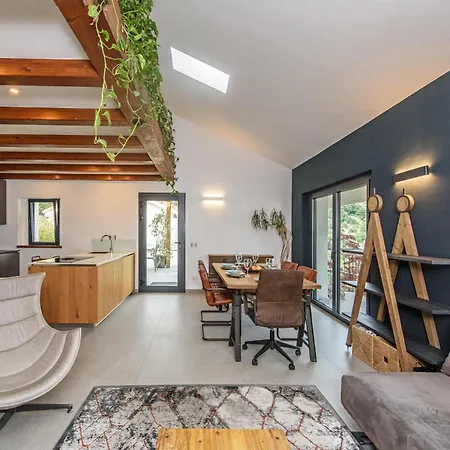 Acero Rosso - Privacy, Relax, Mountain View Apartment *